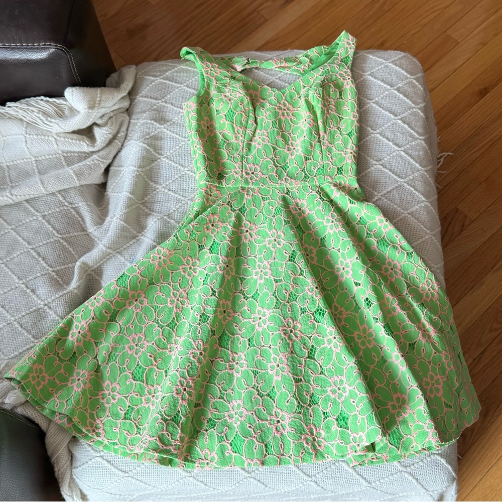 EUC Lilly Pulitzer brand dress in size 00.